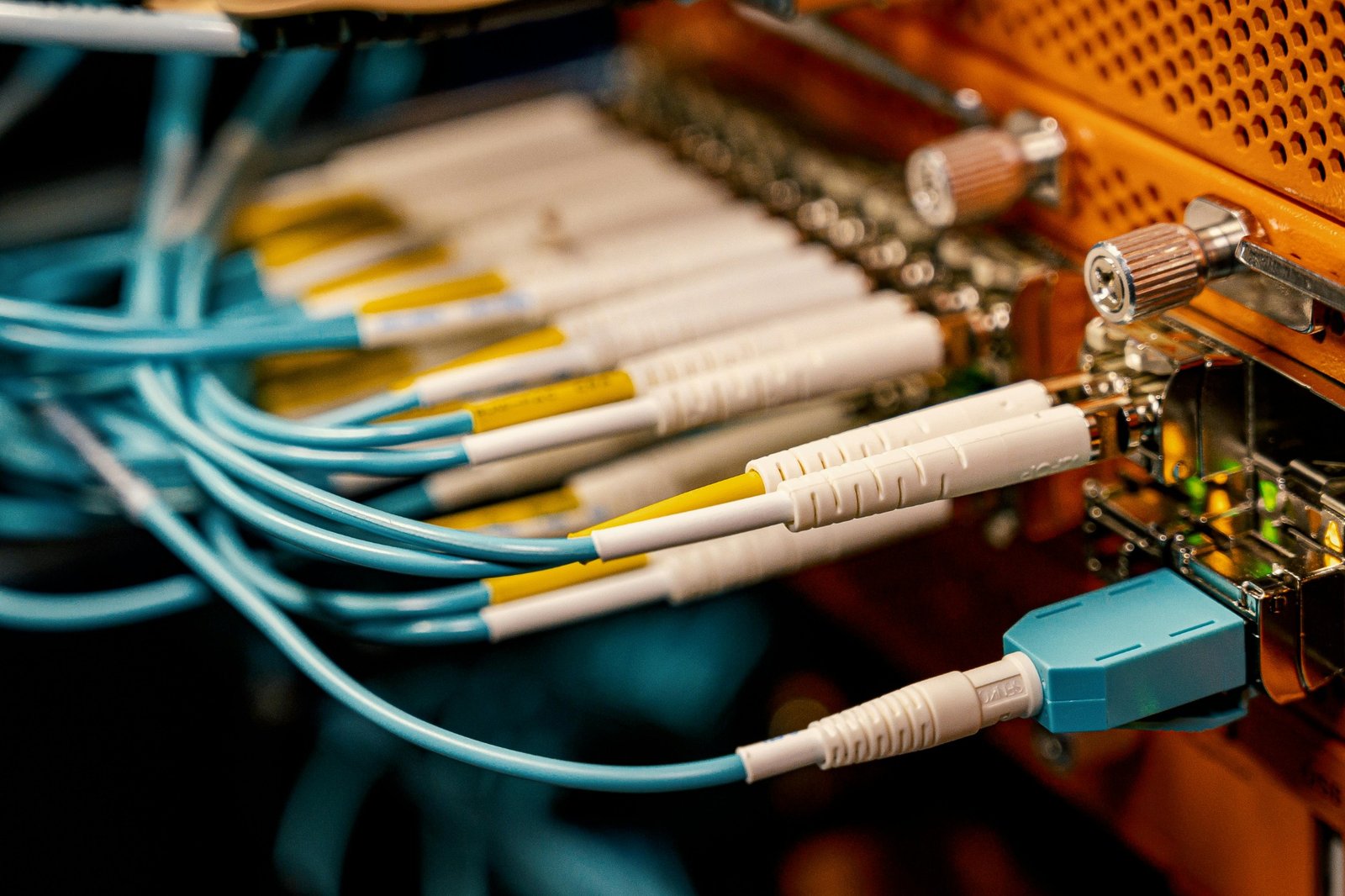 Fiber rack and troubleshooting support environment